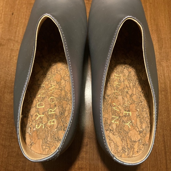 Sydney Brown Clog in Matte Iridescent size 37 EU / 7 US - Picture 7 of 8